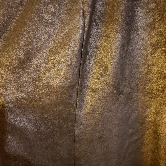 Black textured tee - Picture 2 of 2